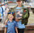 «4-летний сын поседел, когда отец умер». История трогательной фотографии со Дня ВДВ - 29.Ru