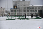 До Нового года почти 2 месяца: в Архангельске устанавливают городскую ёлку