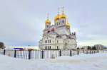 Митрополит Корнилий совершил заупокойное богослужение в канун четвертой великопостной субботы