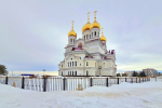 Митрополит Корнилий совершил заупокойное богослужение в канун четвертой великопостной субботы