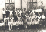 Ученики школы № 9 в Рязани на улице Электрозаводской. 1957 год | Источник: Архив Владимира Михеева / pastvu.com