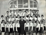 А так одевались в 1970-х ученики младшей школы | Источник: Архив семьи Пикулиных / pastvu.com