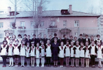 Новосибирская школа № 121 на улице Тружеников. 1978 год | Источник: pastvu.com