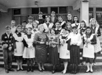 На крыльце школы № 38. Фото 1992 года | Источник: pastvu.com