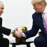 Путин и Трамп лично приехали ради переговоров  | Источник: Brendan Smialowski/AFP via Getty Images - 29.Ru