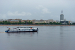 Павла Гнилорыбова впечатлила городская система водного транспорта  | Источник: Иван Митюшёв / 29.RU