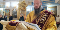 Митрополит Корнилий 16 ноября совершил Божественную литургию в кафедральном соборном храме Архистратига Божия Михаила - Архангельская епархия