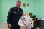 Генерал-майор Андрей Горбунов исполнил новогоднюю мечту девочки из Архангельска