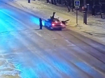 В полиции утверждают, что автомобиль ехал на желтый свет, а пешеходы шли на красный | Источник: ГАИ Архангельской области