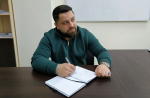 Участник программы «Защитники. Под крылом Архангела» Дмитрий Сергеев познакомился с контрактной системой в сфере капремонта МКД