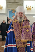 Митрополит Корнилий совершил заупокойное богослужение в канун третьей великопостной субботы