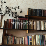 У Олеси Петровны осталось много книг | Источник: Василина Любимова / 59.RU