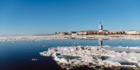 Сейчас до Архангельска доходят редкие льдины  | Источник: Иван Митюшёв / 29.RU - 29.Ru