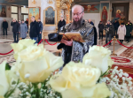 Митрополит Корнилий совершил в Михаило-Архангельском соборе богослужение Страстной пятницы с выносом Плащаницы
