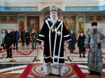 Митрополит Корнилий совершил в Михаило-Архангельском соборе богослужение Страстной пятницы с выносом Плащаницы