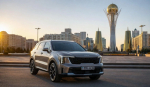 Автомобили в Казахстане значительно дешевле: этот Kia Sorento стоит в районе 3 млн рублей (в переводе с тенге), в России за такие просят 8–9 млн | Источник: Kia / ChatGPT