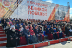 Митрополит Корнилий 9 мая возложил цветы к монументу Победы в Архангельске
