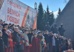 Митрополит Корнилий 9 мая возложил цветы к монументу Победы в Архангельске
