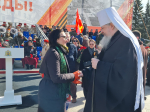Митрополит Корнилий 9 мая возложил цветы к монументу Победы в Архангельске