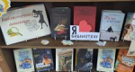 Каждая библиотека библиотекарем держится