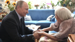 Владимир Путин в гостях у Алексеевой | Источник: Kremlin.ru